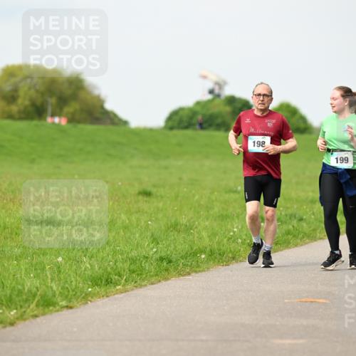 10.05.2026 - 8. Wedeler Halbmarathon Dr. Thomas Lammeyer http://msf.ph/oto/9699087 10.05.2026 11:35:57 Laufen 198, 199 meine-sportfotos.de