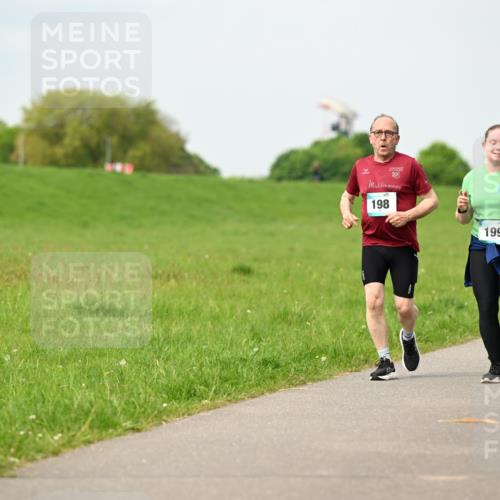 10.05.2026 - 8. Wedeler Halbmarathon Dr. Thomas Lammeyer http://msf.ph/oto/9699090 10.05.2026 11:35:58 Laufen 198, 199 meine-sportfotos.de