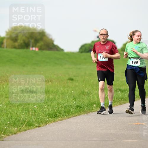 10.05.2026 - 8. Wedeler Halbmarathon Dr. Thomas Lammeyer http://msf.ph/oto/9699092 10.05.2026 11:35:58 Laufen 190, 199 meine-sportfotos.de