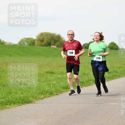 10.05.2026 - 8. Wedeler Halbmarathon Dr. Thomas Lammeyer http://msf.ph/oto/9699100 10.05.2026 11:36:00 Laufen 198, 199 meine-sportfotos.de
