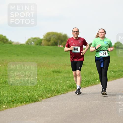 10.05.2026 - 8. Wedeler Halbmarathon Dr. Thomas Lammeyer http://msf.ph/oto/9699101 10.05.2026 11:36:00 Laufen 198, 199 meine-sportfotos.de