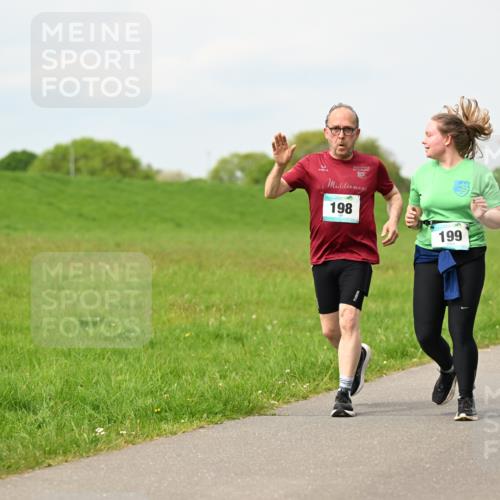 10.05.2026 - 8. Wedeler Halbmarathon Dr. Thomas Lammeyer http://msf.ph/oto/9699107 10.05.2026 11:36:01 Laufen 198, 199 meine-sportfotos.de