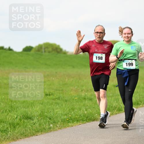 10.05.2026 - 8. Wedeler Halbmarathon Dr. Thomas Lammeyer http://msf.ph/oto/9699110 10.05.2026 11:36:01 Laufen 198, 199 meine-sportfotos.de