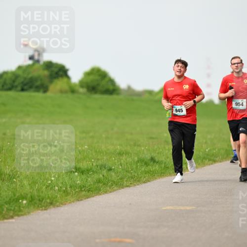 10.05.2026 - 8. Wedeler Halbmarathon Dr. Thomas Lammeyer http://msf.ph/oto/9699119 10.05.2026 11:36:04 Laufen 945, 954 meine-sportfotos.de