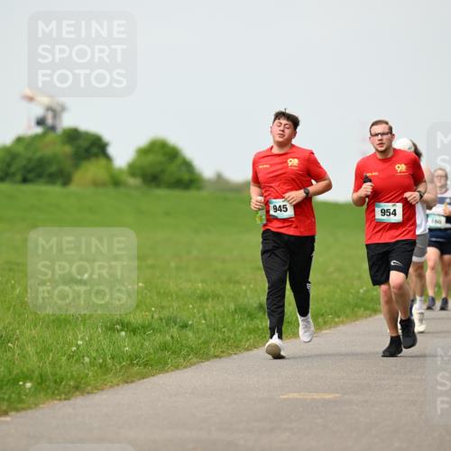10.05.2026 - 8. Wedeler Halbmarathon Dr. Thomas Lammeyer http://msf.ph/oto/9699122 10.05.2026 11:36:05 Laufen 945, 954, 180 meine-sportfotos.de