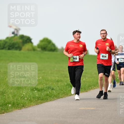 10.05.2026 - 8. Wedeler Halbmarathon Dr. Thomas Lammeyer http://msf.ph/oto/9699126 10.05.2026 11:36:05 Laufen 945, 954, 160 meine-sportfotos.de