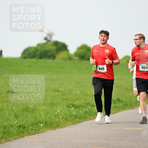 10.05.2026 - 8. Wedeler Halbmarathon Dr. Thomas Lammeyer http://msf.ph/oto/9699129 10.05.2026 11:36:06 Laufen 945, 954 meine-sportfotos.de