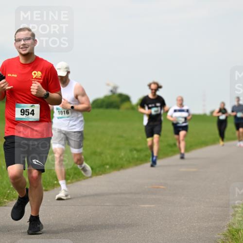 10.05.2026 - 8. Wedeler Halbmarathon Dr. Thomas Lammeyer http://msf.ph/oto/9699149 10.05.2026 11:36:11 Laufen 954, 1016 meine-sportfotos.de