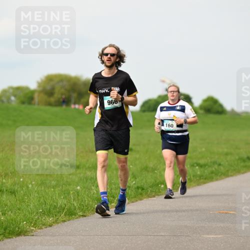 10.05.2026 - 8. Wedeler Halbmarathon Dr. Thomas Lammeyer http://msf.ph/oto/9699161 10.05.2026 11:36:14 Laufen 966, 160 meine-sportfotos.de