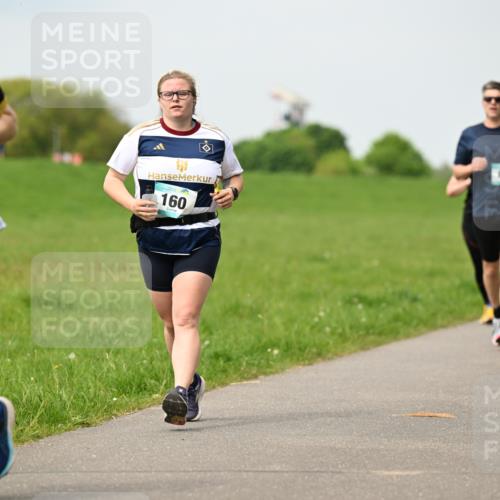 10.05.2026 - 8. Wedeler Halbmarathon Dr. Thomas Lammeyer http://msf.ph/oto/9699165 10.05.2026 11:36:16 Laufen 966, 160, 823 meine-sportfotos.de