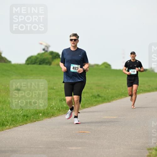 10.05.2026 - 8. Wedeler Halbmarathon Dr. Thomas Lammeyer http://msf.ph/oto/9699176 10.05.2026 11:36:18 Laufen 823, 749 meine-sportfotos.de