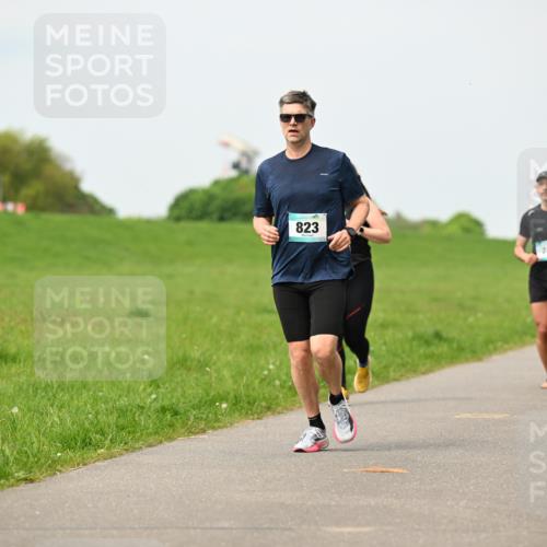 10.05.2026 - 8. Wedeler Halbmarathon Dr. Thomas Lammeyer http://msf.ph/oto/9699179 10.05.2026 11:36:18 Laufen 823, 749 meine-sportfotos.de