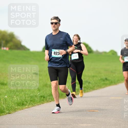 10.05.2026 - 8. Wedeler Halbmarathon Dr. Thomas Lammeyer http://msf.ph/oto/9699183 10.05.2026 11:36:19 Laufen 823, 853 meine-sportfotos.de