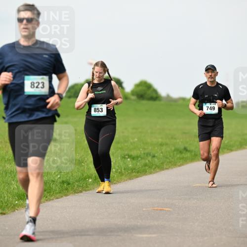 10.05.2026 - 8. Wedeler Halbmarathon Dr. Thomas Lammeyer http://msf.ph/oto/9699188 10.05.2026 11:36:20 Laufen 823, 853, 749 meine-sportfotos.de