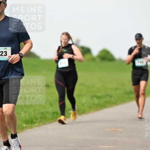 10.05.2026 - 8. Wedeler Halbmarathon Dr. Thomas Lammeyer http://msf.ph/oto/9699189 10.05.2026 11:36:20 Laufen 823 meine-sportfotos.de