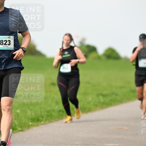 10.05.2026 - 8. Wedeler Halbmarathon Dr. Thomas Lammeyer http://msf.ph/oto/9699193 10.05.2026 11:36:20 Laufen 823 meine-sportfotos.de