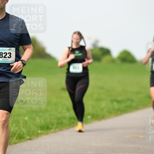 10.05.2026 - 8. Wedeler Halbmarathon Dr. Thomas Lammeyer http://msf.ph/oto/9699195 10.05.2026 11:36:21 Laufen 823 meine-sportfotos.de