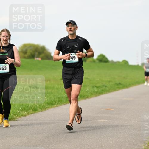 10.05.2026 - 8. Wedeler Halbmarathon Dr. Thomas Lammeyer http://msf.ph/oto/9699209 10.05.2026 11:36:23 Laufen 853 meine-sportfotos.de