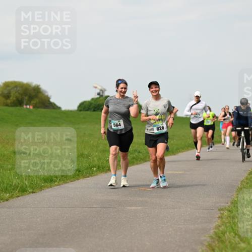 10.05.2026 - 8. Wedeler Halbmarathon Dr. Thomas Lammeyer http://msf.ph/oto/9699253 10.05.2026 11:36:32 Laufen 564, 826 meine-sportfotos.de