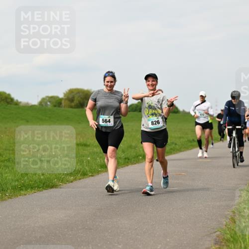 10.05.2026 - 8. Wedeler Halbmarathon Dr. Thomas Lammeyer http://msf.ph/oto/9699263 10.05.2026 11:36:33 Laufen 564, 826, 472 meine-sportfotos.de