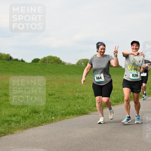10.05.2026 - 8. Wedeler Halbmarathon Dr. Thomas Lammeyer http://msf.ph/oto/9699265 10.05.2026 11:36:34 Laufen 564, 826 meine-sportfotos.de