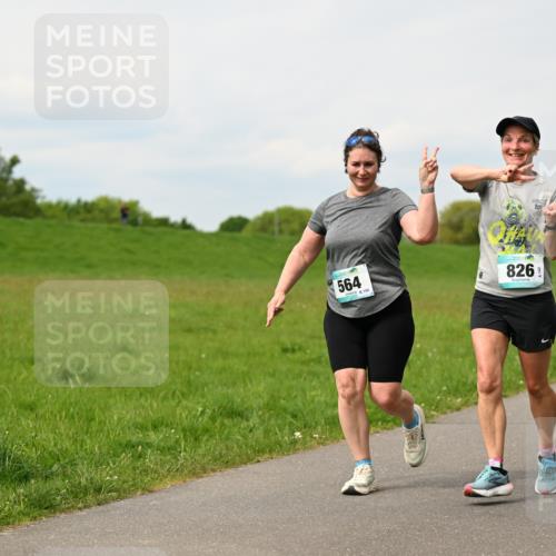 10.05.2026 - 8. Wedeler Halbmarathon Dr. Thomas Lammeyer http://msf.ph/oto/9699272 10.05.2026 11:36:35 Laufen 564, 826 meine-sportfotos.de