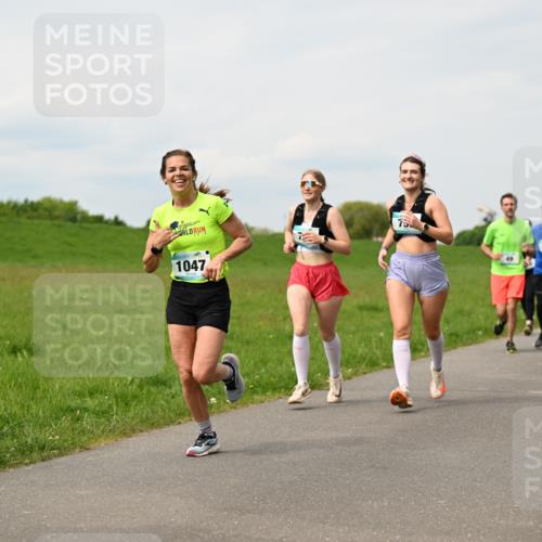 10.05.2026 - 8. Wedeler Halbmarathon Dr. Thomas Lammeyer http://msf.ph/oto/9699286 10.05.2026 11:36:41 Laufen 1047 meine-sportfotos.de