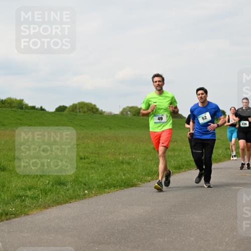 10.05.2026 - 8. Wedeler Halbmarathon Dr. Thomas Lammeyer http://msf.ph/oto/9699299 10.05.2026 11:36:43 Laufen 436 meine-sportfotos.de