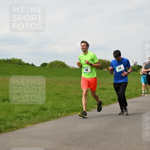 10.05.2026 - 8. Wedeler Halbmarathon Dr. Thomas Lammeyer http://msf.ph/oto/9699302 10.05.2026 11:36:43 Laufen 436 meine-sportfotos.de