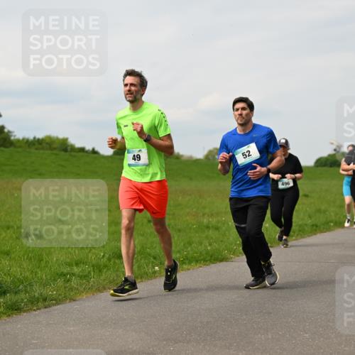 10.05.2026 - 8. Wedeler Halbmarathon Dr. Thomas Lammeyer http://msf.ph/oto/9699304 10.05.2026 11:36:44 Laufen 496, 436 meine-sportfotos.de