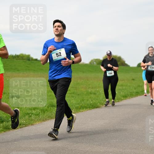 10.05.2026 - 8. Wedeler Halbmarathon Dr. Thomas Lammeyer http://msf.ph/oto/9699308 10.05.2026 11:36:45 Laufen 496, 436 meine-sportfotos.de