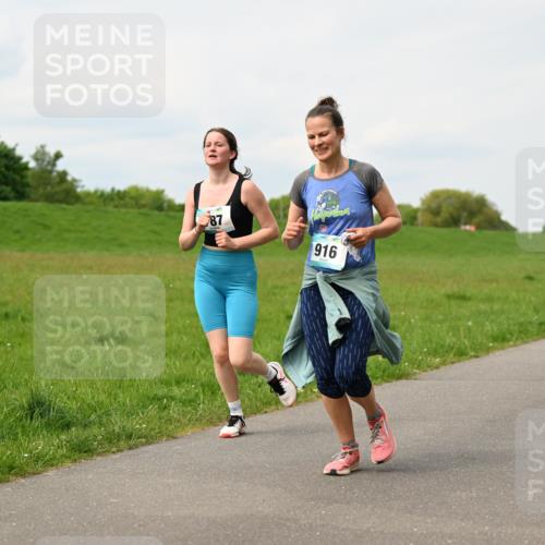 10.05.2026 - 8. Wedeler Halbmarathon Dr. Thomas Lammeyer http://msf.ph/oto/9699337 10.05.2026 11:36:49 Laufen 916 meine-sportfotos.de