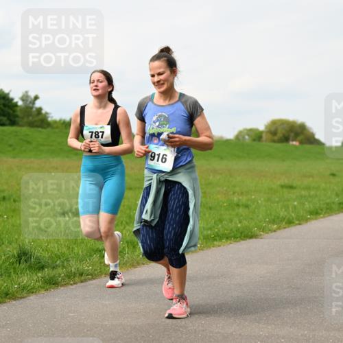 10.05.2026 - 8. Wedeler Halbmarathon Dr. Thomas Lammeyer http://msf.ph/oto/9699340 10.05.2026 11:36:49 Laufen 787, 916 meine-sportfotos.de