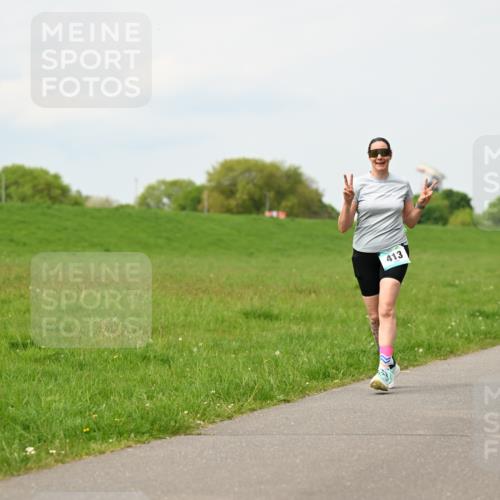 10.05.2026 - 8. Wedeler Halbmarathon Dr. Thomas Lammeyer http://msf.ph/oto/9699360 10.05.2026 11:36:53 Laufen 413 meine-sportfotos.de