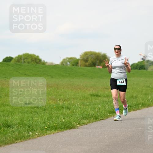 10.05.2026 - 8. Wedeler Halbmarathon Dr. Thomas Lammeyer http://msf.ph/oto/9699364 10.05.2026 11:36:54 Laufen 413 meine-sportfotos.de