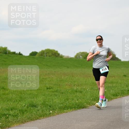10.05.2026 - 8. Wedeler Halbmarathon Dr. Thomas Lammeyer http://msf.ph/oto/9699370 10.05.2026 11:36:55 Laufen 413 meine-sportfotos.de