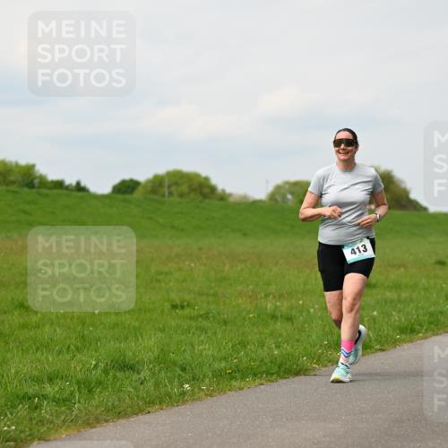 10.05.2026 - 8. Wedeler Halbmarathon Dr. Thomas Lammeyer http://msf.ph/oto/9699374 10.05.2026 11:36:55 Laufen 413 meine-sportfotos.de