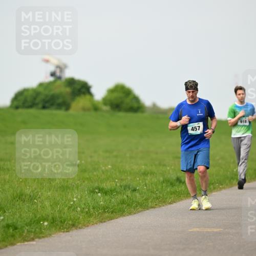 10.05.2026 - 8. Wedeler Halbmarathon Dr. Thomas Lammeyer http://msf.ph/oto/9699376 10.05.2026 11:36:59 Laufen 457, 918, 2069, 660 meine-sportfotos.de