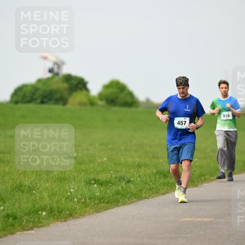 10.05.2026 - 8. Wedeler Halbmarathon Dr. Thomas Lammeyer http://msf.ph/oto/9699380 10.05.2026 11:36:59 Laufen 457, 918, 2069, 660 meine-sportfotos.de