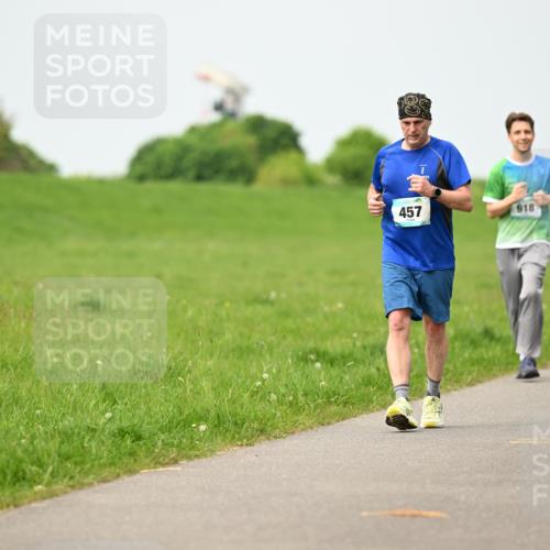 10.05.2026 - 8. Wedeler Halbmarathon Dr. Thomas Lammeyer http://msf.ph/oto/9699382 10.05.2026 11:37:01 Laufen 457, 918, 2069 meine-sportfotos.de