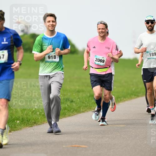 10.05.2026 - 8. Wedeler Halbmarathon Dr. Thomas Lammeyer http://msf.ph/oto/9699401 10.05.2026 11:37:04 Laufen 189, 457, 918, 2069 meine-sportfotos.de