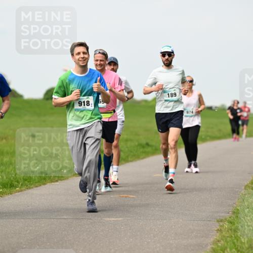10.05.2026 - 8. Wedeler Halbmarathon Dr. Thomas Lammeyer http://msf.ph/oto/9699412 10.05.2026 11:37:06 Laufen 918, 457, 189 meine-sportfotos.de