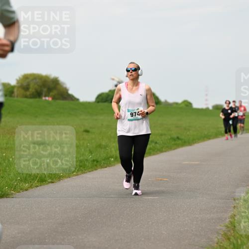 10.05.2026 - 8. Wedeler Halbmarathon Dr. Thomas Lammeyer http://msf.ph/oto/9699434 10.05.2026 11:37:10 Laufen 189, 974 meine-sportfotos.de