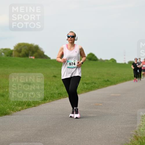 10.05.2026 - 8. Wedeler Halbmarathon Dr. Thomas Lammeyer http://msf.ph/oto/9699437 10.05.2026 11:37:10 Laufen 974 meine-sportfotos.de