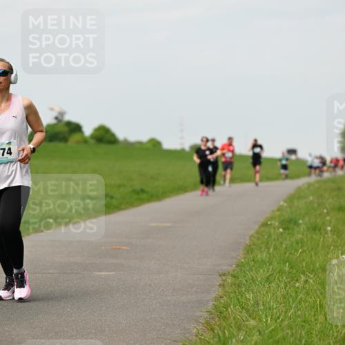 10.05.2026 - 8. Wedeler Halbmarathon Dr. Thomas Lammeyer http://msf.ph/oto/9699442 10.05.2026 11:37:11 Laufen 974 meine-sportfotos.de