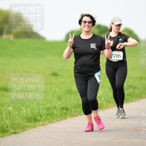 10.05.2026 - 8. Wedeler Halbmarathon Dr. Thomas Lammeyer http://msf.ph/oto/9699460 10.05.2026 11:37:20 Laufen 2205 meine-sportfotos.de