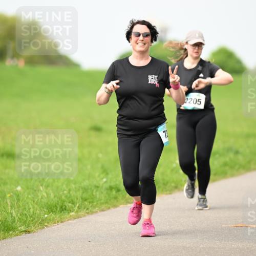 10.05.2026 - 8. Wedeler Halbmarathon Dr. Thomas Lammeyer http://msf.ph/oto/9699462 10.05.2026 11:37:20 Laufen 2205 meine-sportfotos.de