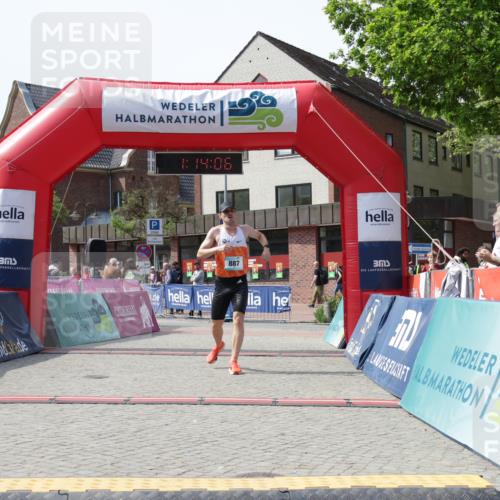 10.05.2026 - 8. Wedeler Halbmarathon Yannick Fuchs http://msf.ph/oto/9699539 10.05.2026 11:14:06 Ziel 887 meine-sportfotos.de
