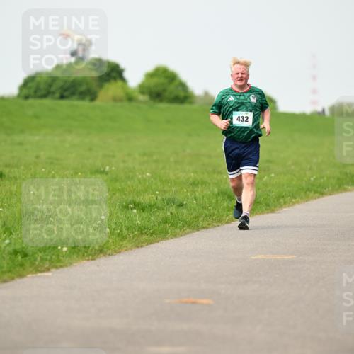 10.05.2026 - 8. Wedeler Halbmarathon Dr. Thomas Lammeyer http://msf.ph/oto/9699540 10.05.2026 11:37:31 Laufen 432 meine-sportfotos.de