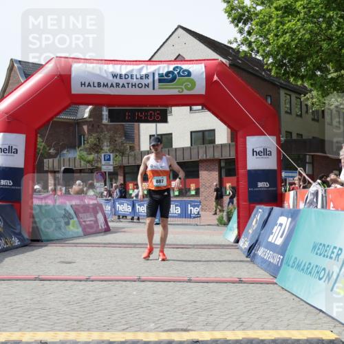 10.05.2026 - 8. Wedeler Halbmarathon Yannick Fuchs http://msf.ph/oto/9699542 10.05.2026 11:14:06 Ziel 887 meine-sportfotos.de